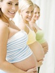 three-pregnant-women